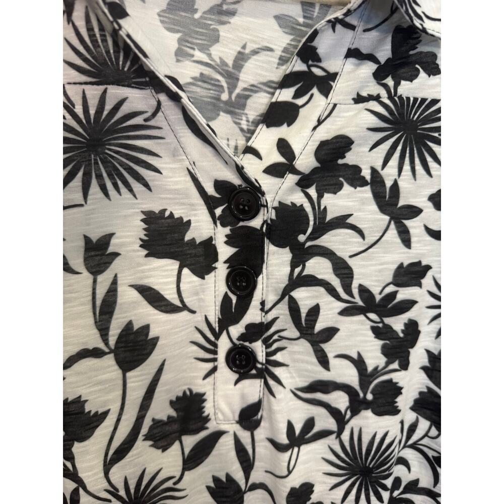 Tango Mango | V-Neck Button Down Dress - Picture 5 of 8